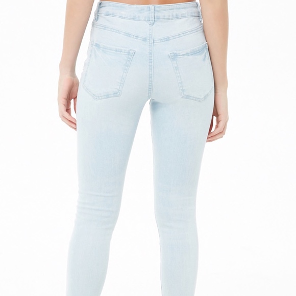 High-Rise Skinny Jeans Light Denim Wash 27 NWOT - Picture 4 of 5